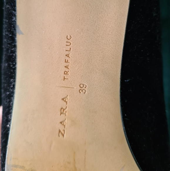 Zara Pearl Beetle Velvet shoes - Picture 4 of 4